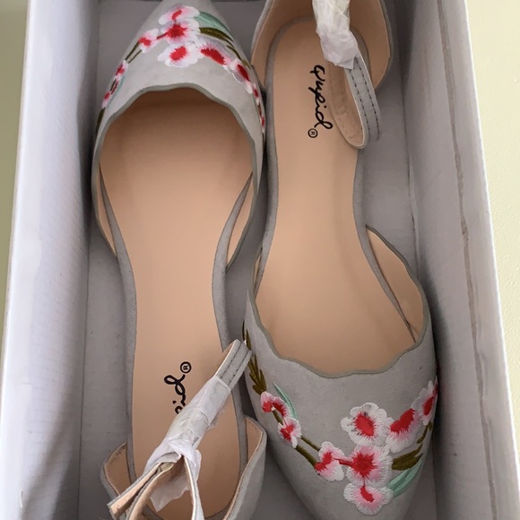 Lightweight, Comfy and Stylish Summer Shoes - Picture 2 of 2